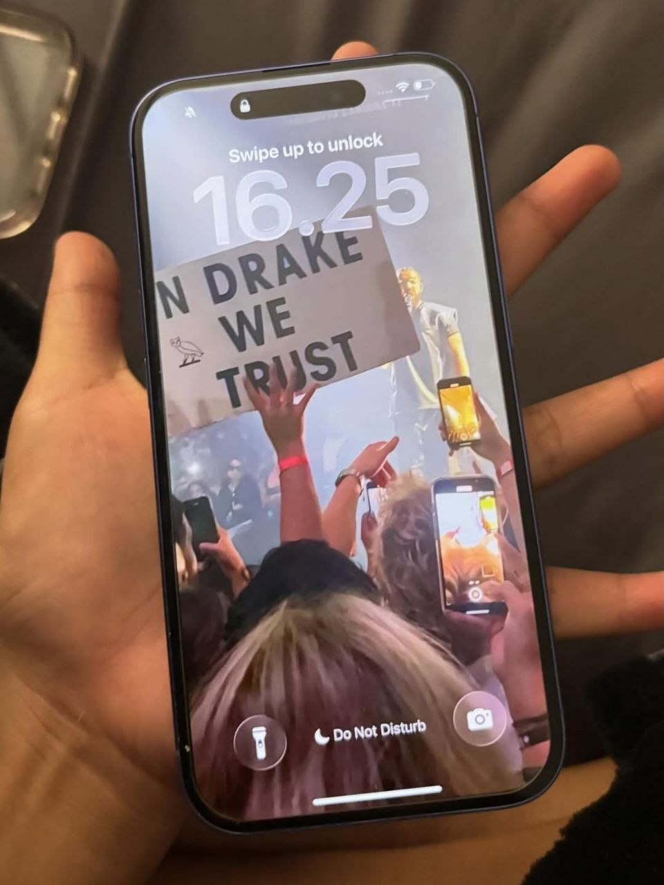 iPhone 16 Basic – 8